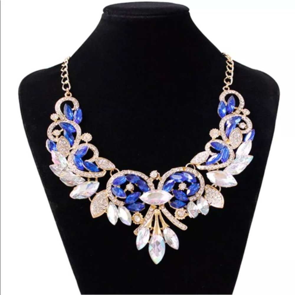 NWT Brand New Very Beautiful Big Chunky Charm Necklace - Picture 2 of 6